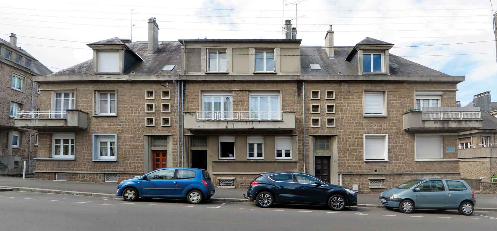 Immeuble classique de la reconstruction avenue de la gare Vire Normandie - Credits CAUE 14